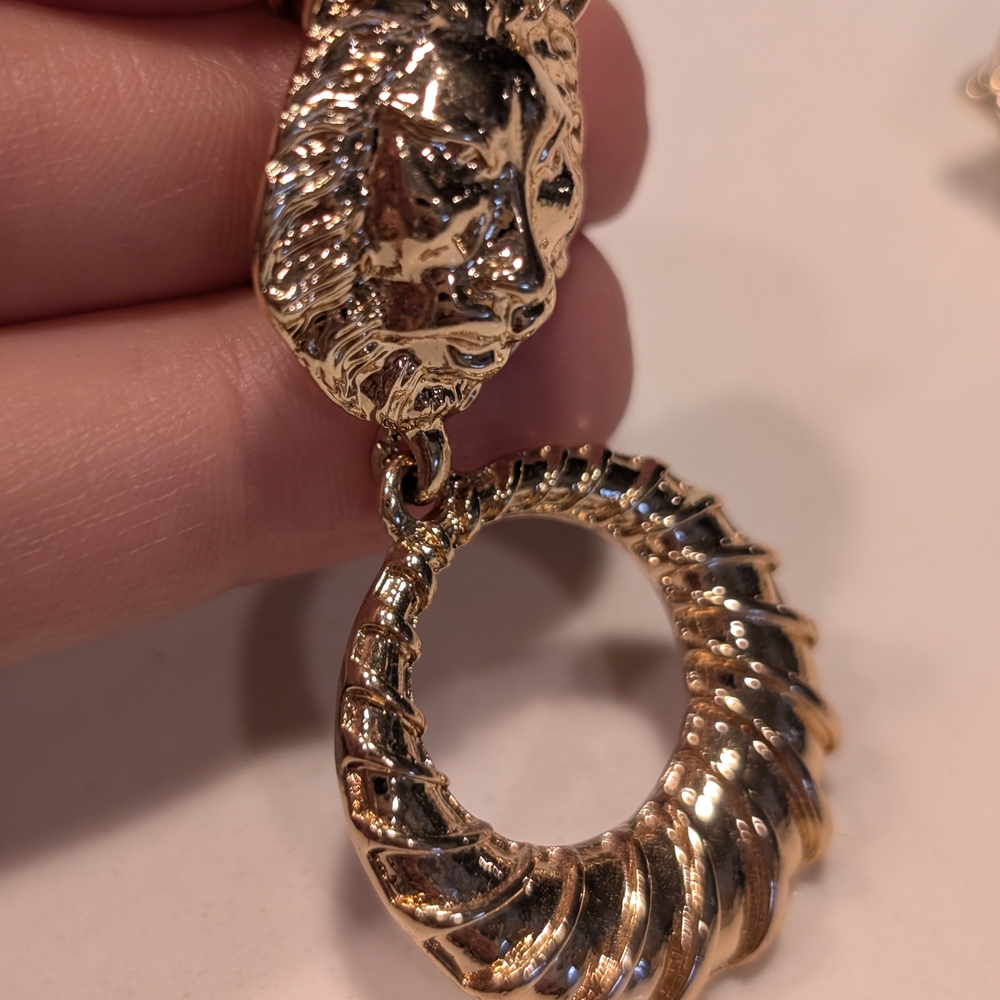Vintage Gold Lion Head Drop Earrings - Picture 5 of 5